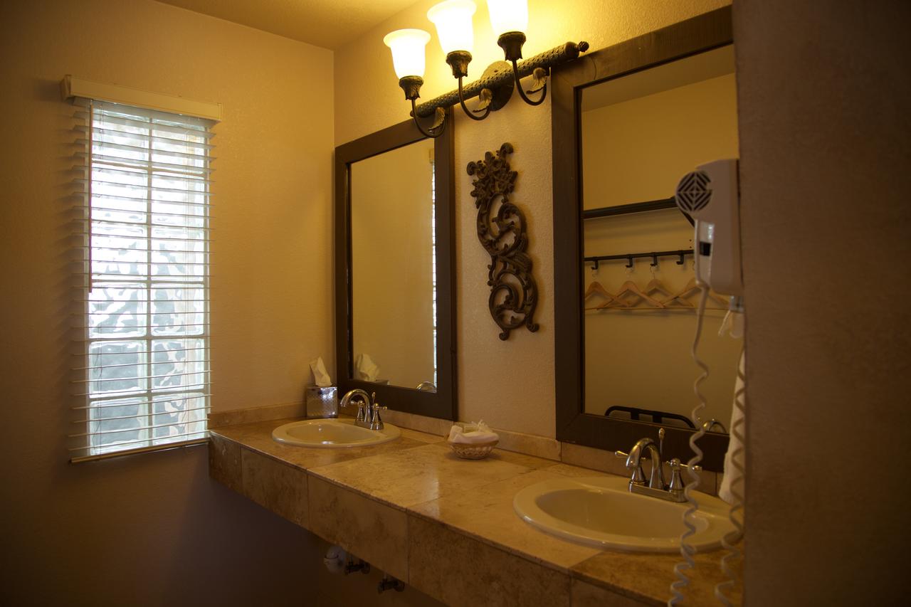 The Lodge On Route 66 - thumb 14