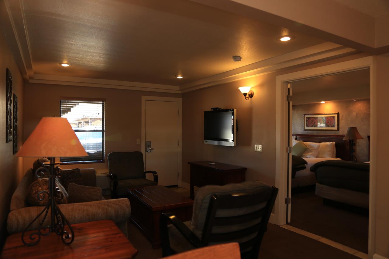 The Lodge On Route 66 - thumb 13