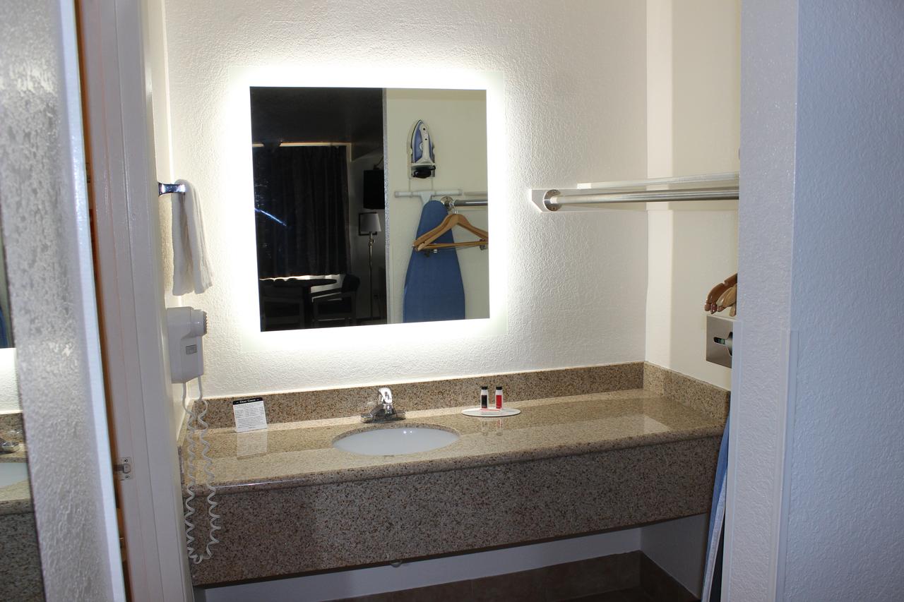 Howard Johnson By Wyndham Holbrook - thumb 19