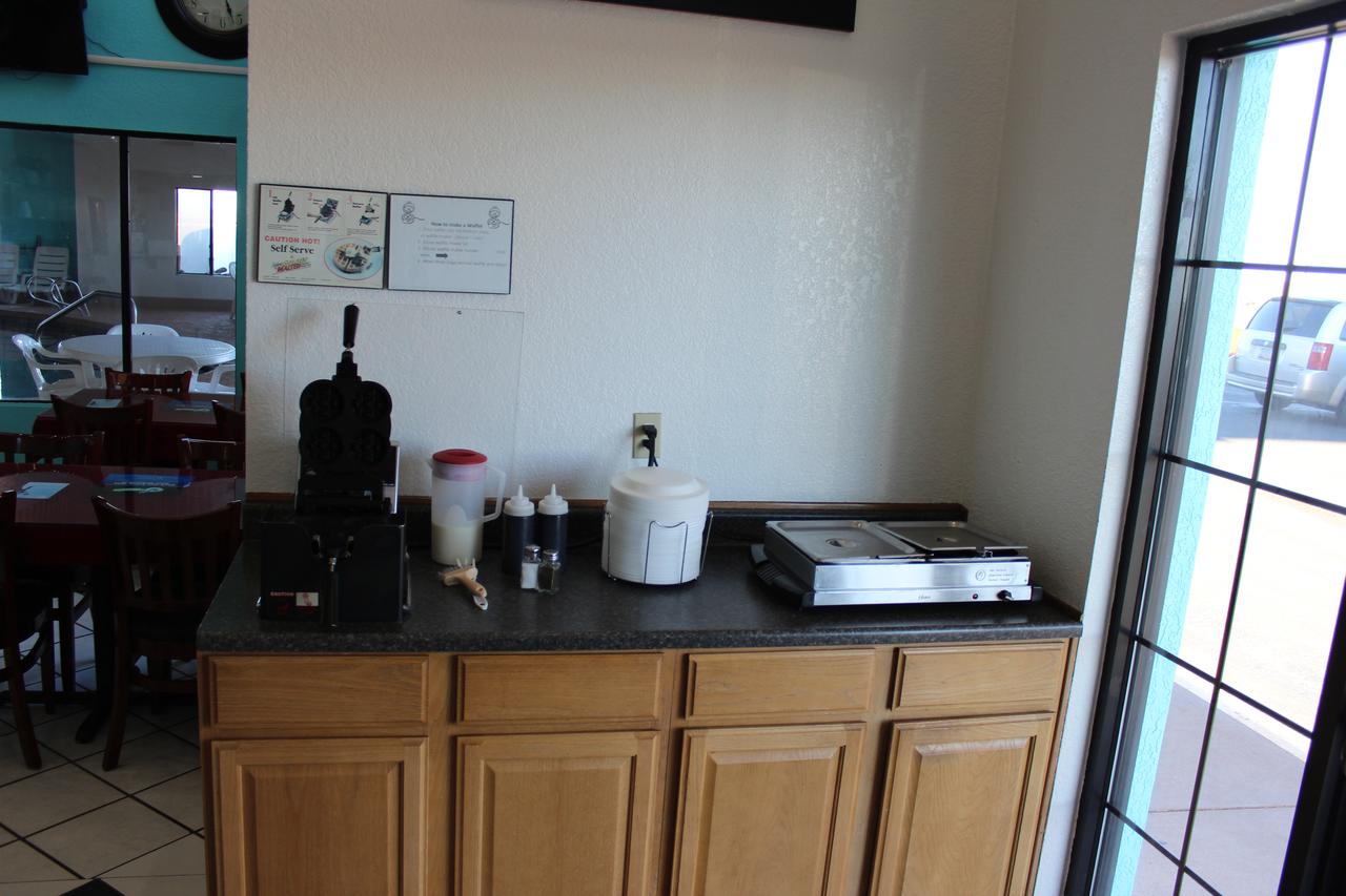 Howard Johnson By Wyndham Holbrook - thumb 12