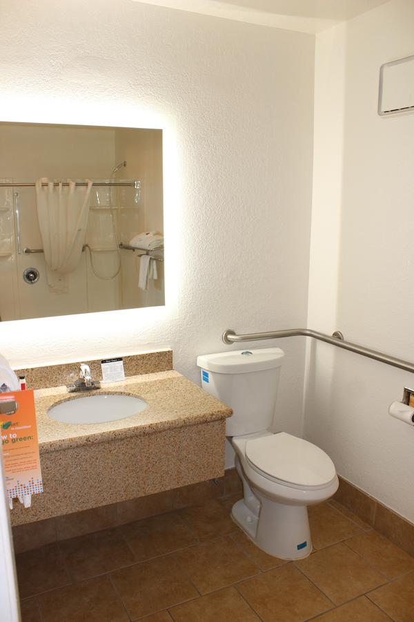 Howard Johnson By Wyndham Holbrook - thumb 18