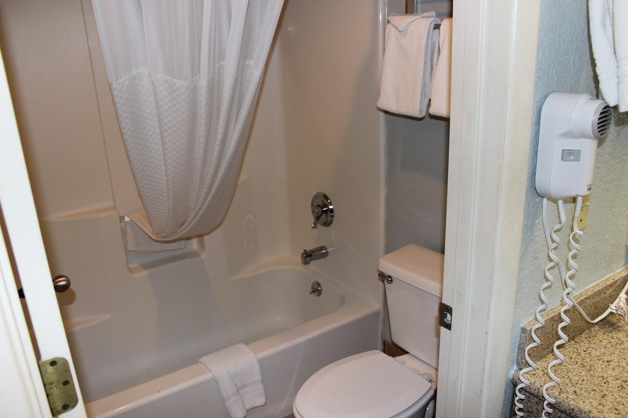 Howard Johnson By Wyndham Holbrook - thumb 33