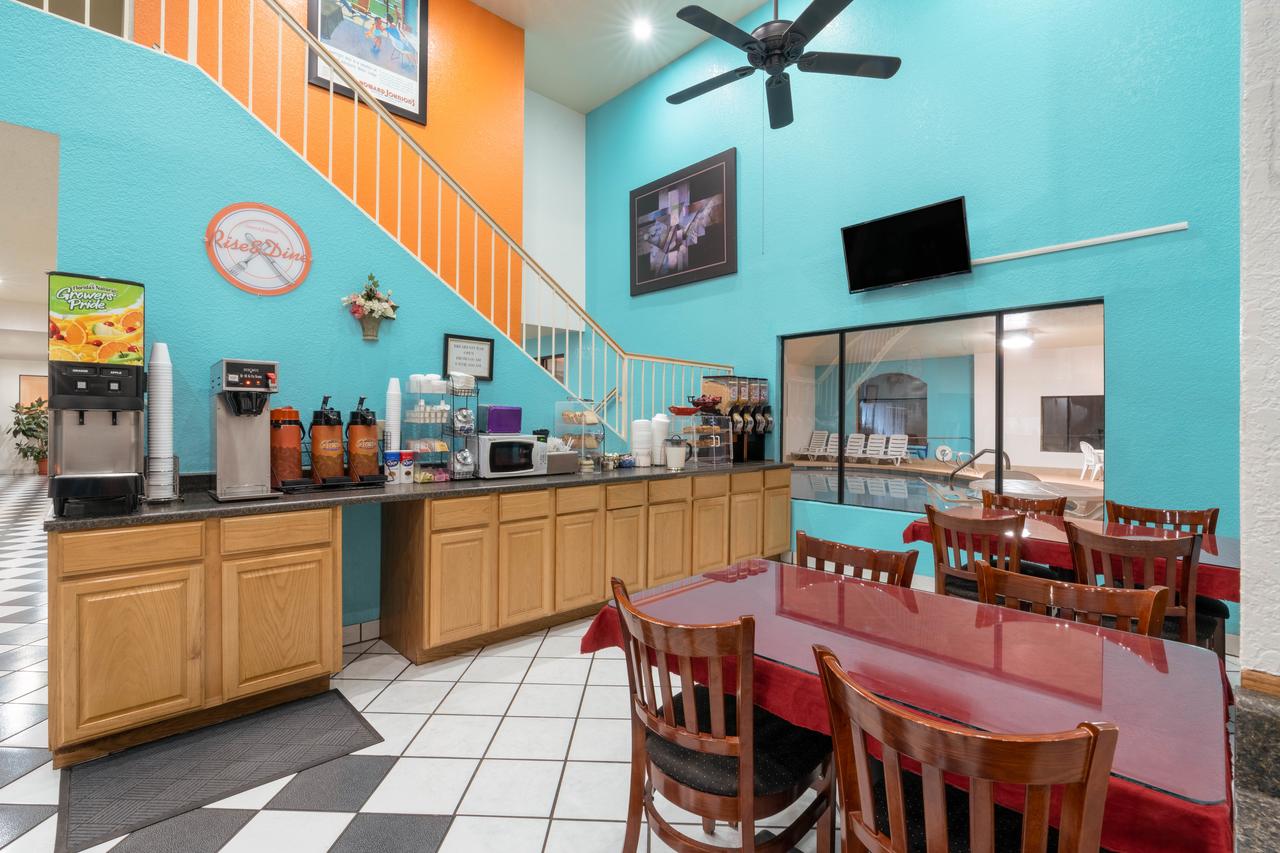 Howard Johnson By Wyndham Holbrook - thumb 7