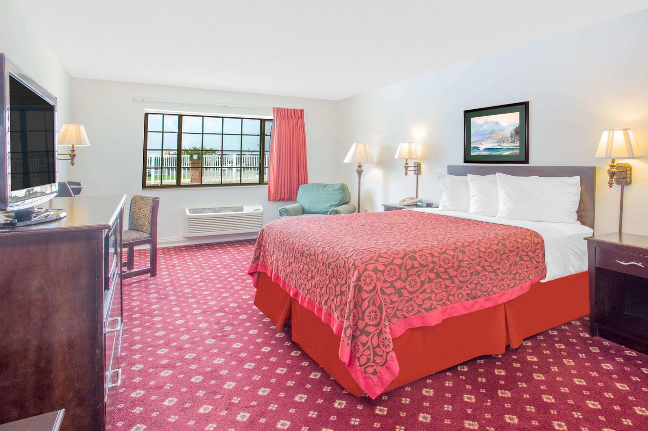 Days Inn By Wyndham Lake Village - thumb 29