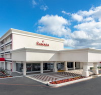 Ramada by Wyndham Texarkana - Accommodation Alabama