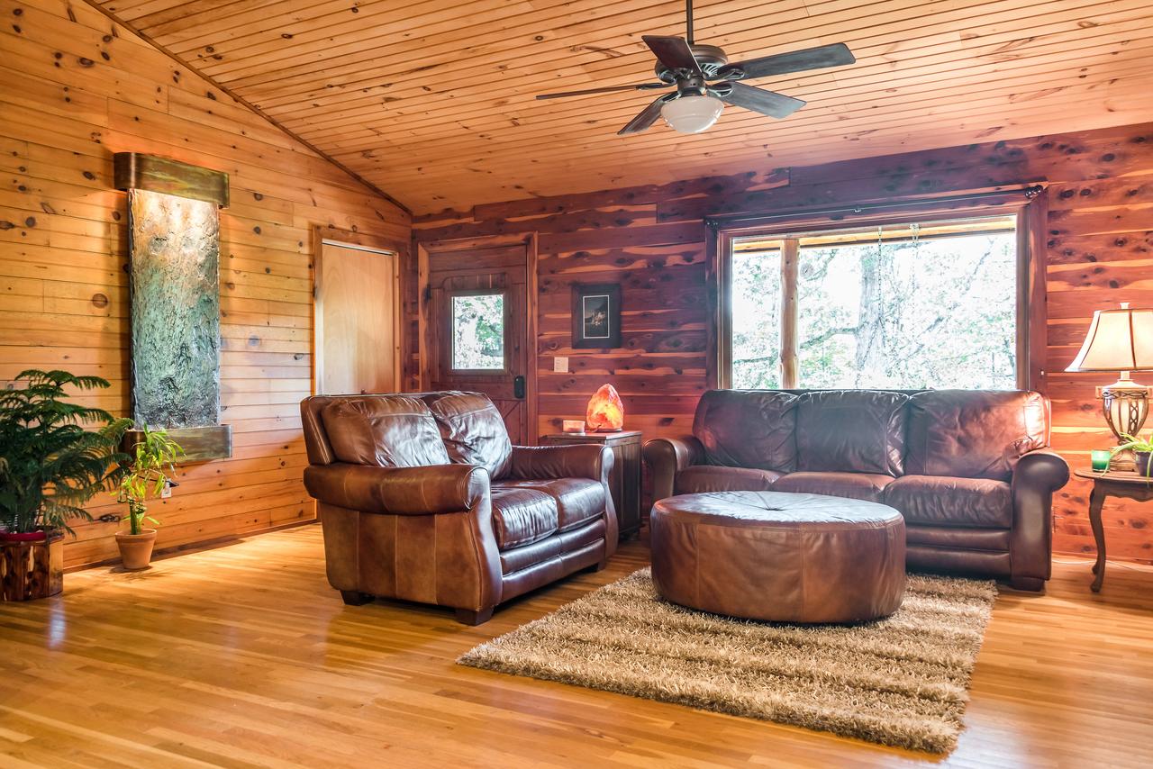 Fly Away Cabin - thumb 1