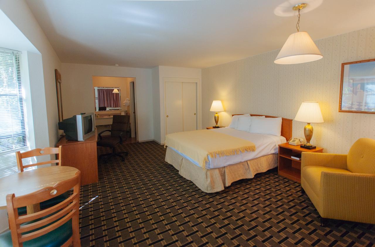 Northern Queen Inn - thumb 0