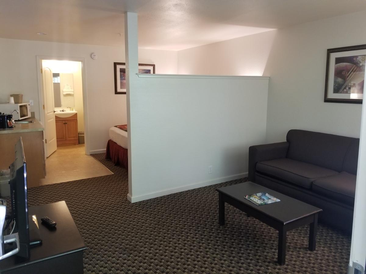 Northern Queen Inn - thumb 1