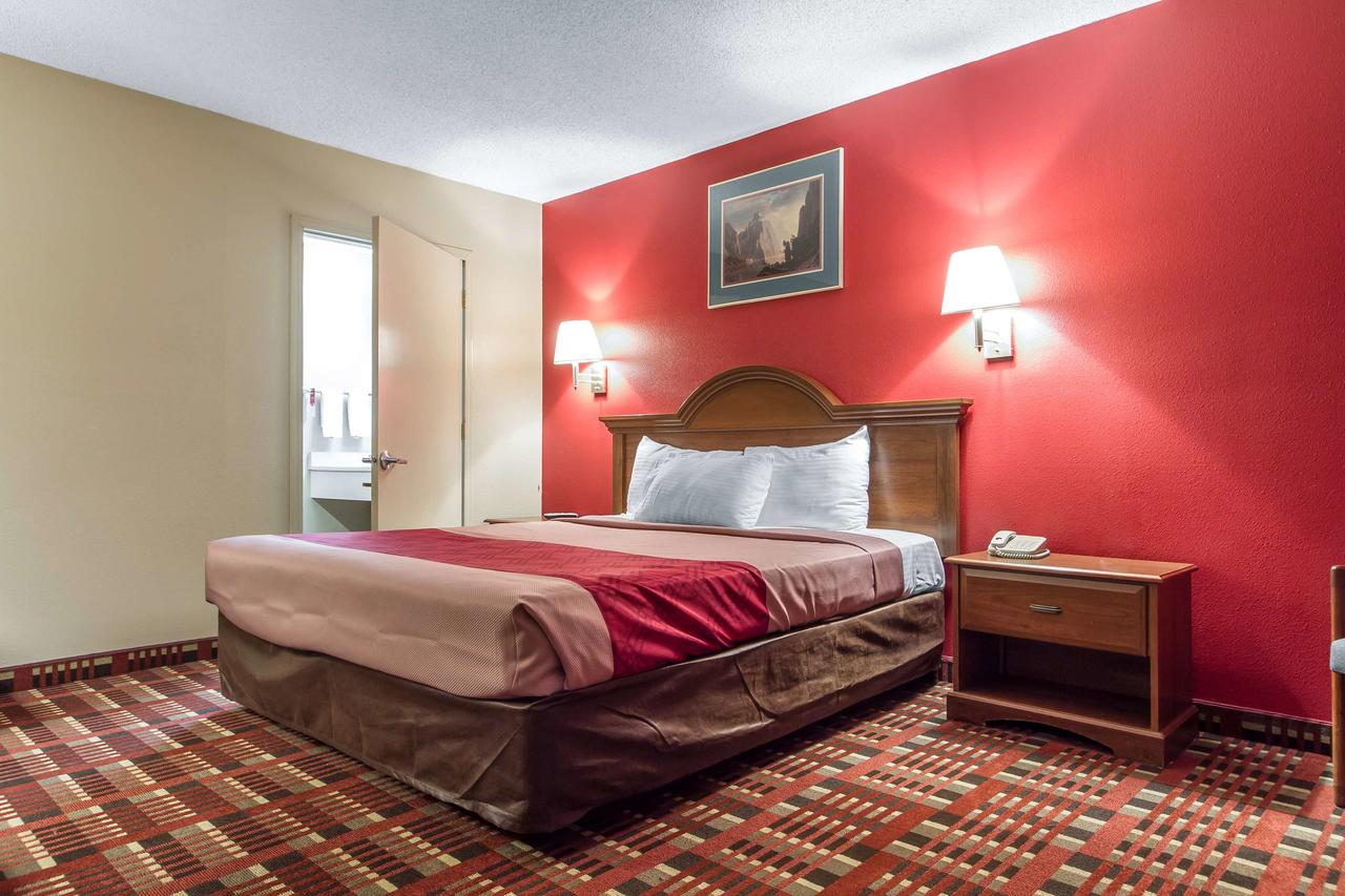 Red Roof Inn Bishop - thumb 1