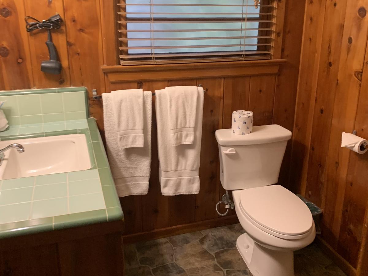 Kern Lodge, Kernville - thumb 35