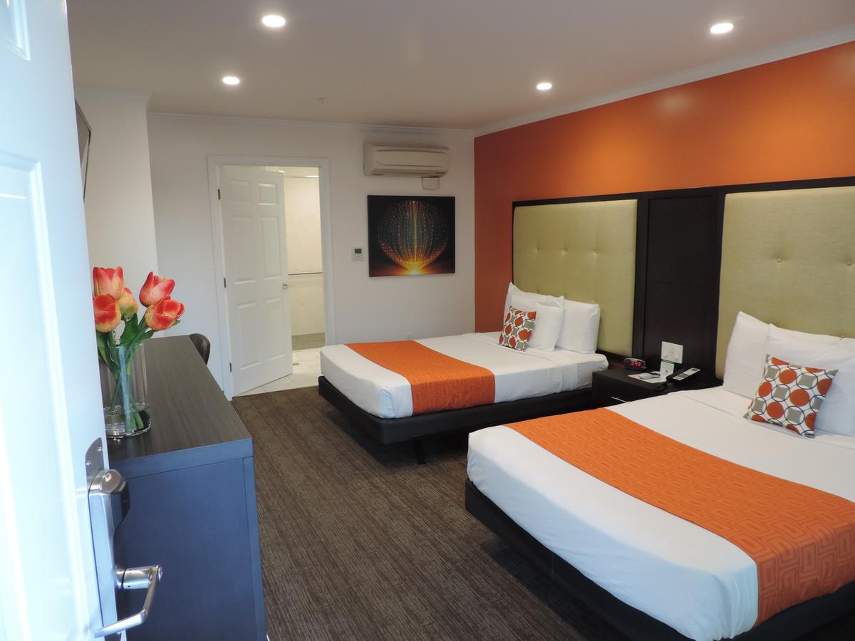 Pavilion Inn - thumb 16