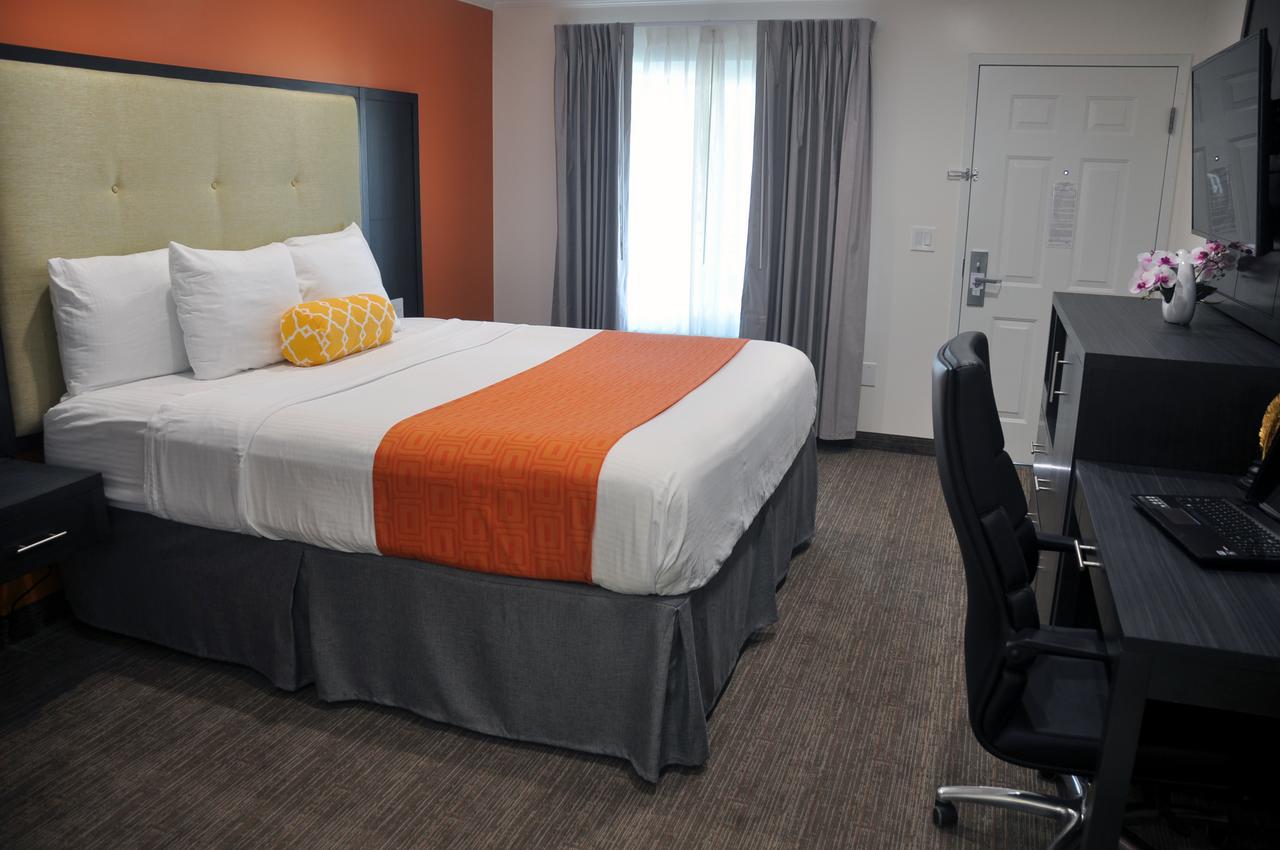 Pavilion Inn - thumb 22