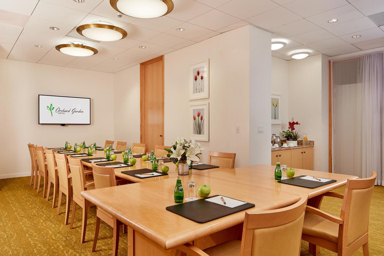Orchard Garden Hotel - thumb 11