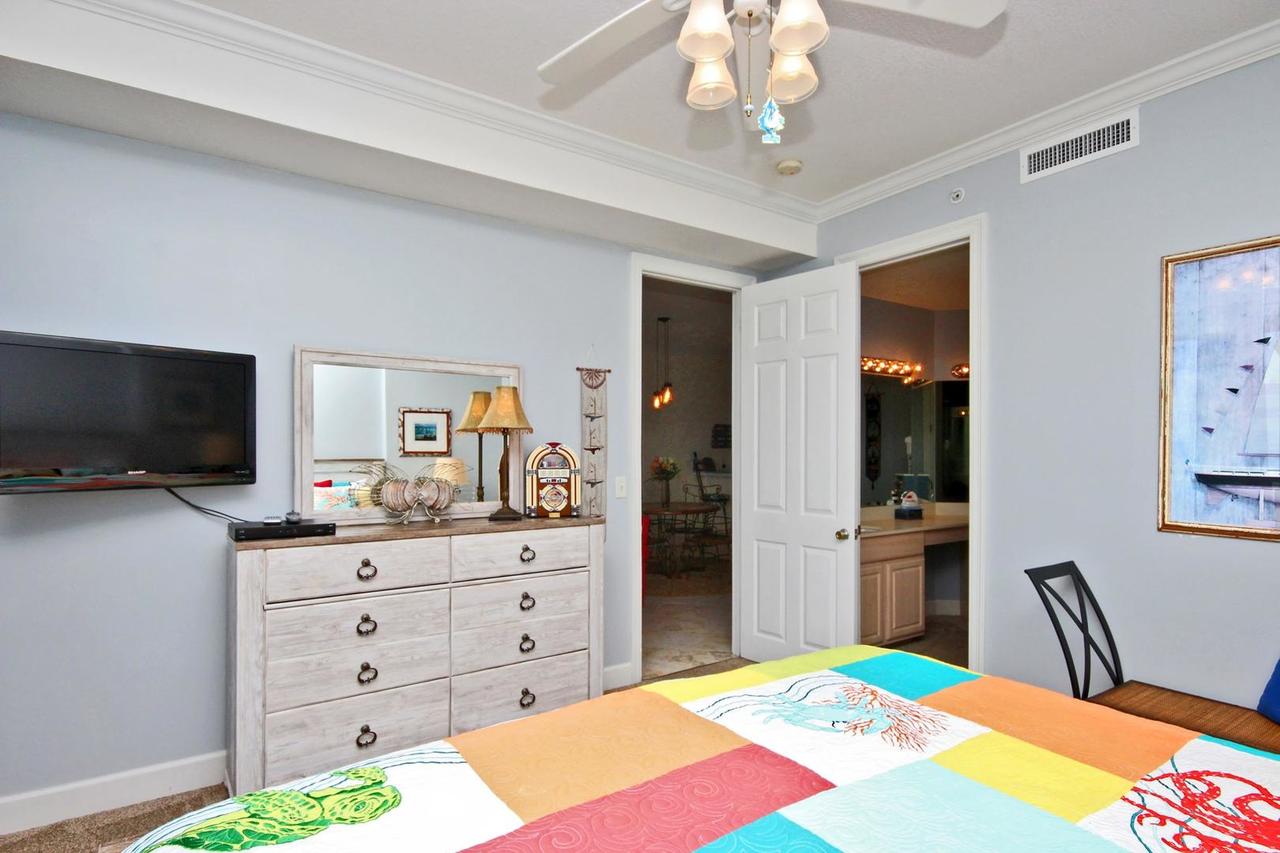 Grand Pointe 506 Apartment - thumb 17