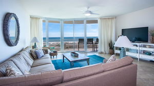 CRD1011 - Experience Boat Life Three-bedroom Apartment