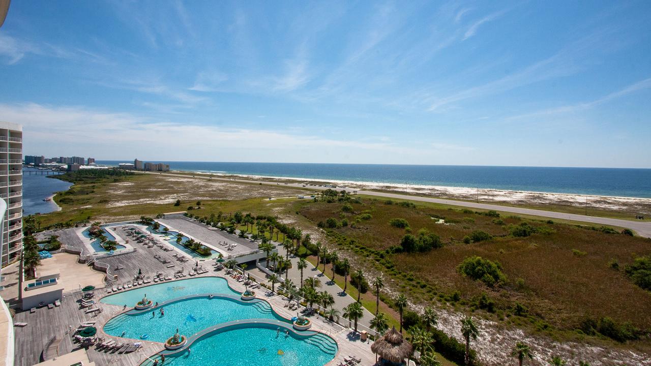 CRC1112 - Charming Condo With A Smart TV Three-bedroom Apartment - thumb 9