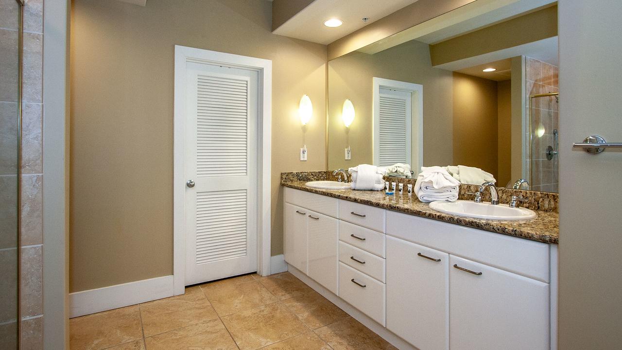 CRC1112 - Charming Condo With A Smart TV Three-bedroom Apartment - thumb 6