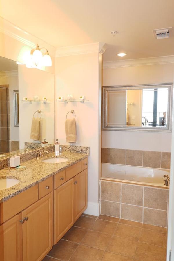 Island Gem: Beachfront Condo At Holiday Isle! Top Floor! - thumb 6