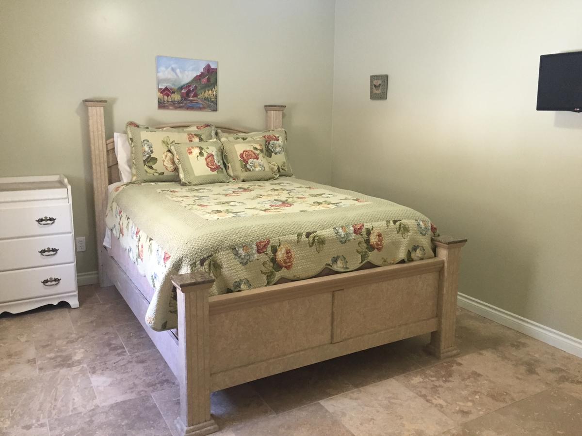 Reeder Lake House - thumb 1