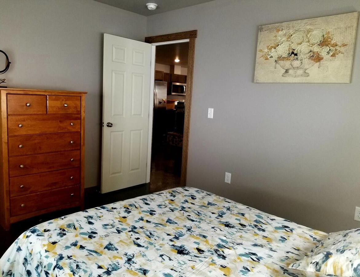 Modern Mountain Retreat, Pets Welcome! - thumb 4