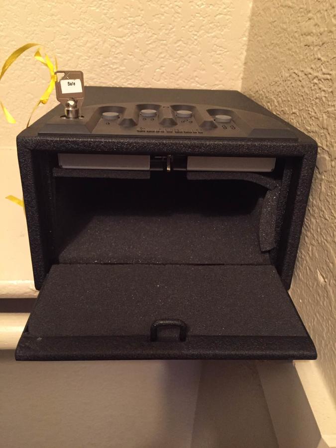 Luxury 2 Bedroom 1.5 Bath Condo AZ - thumb 22