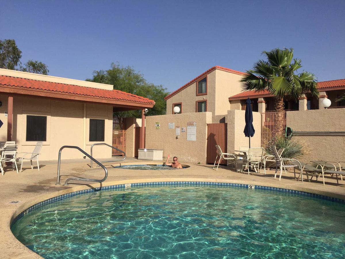 Luxury 2 Bedroom 1.5 Bath Condo AZ - thumb 7