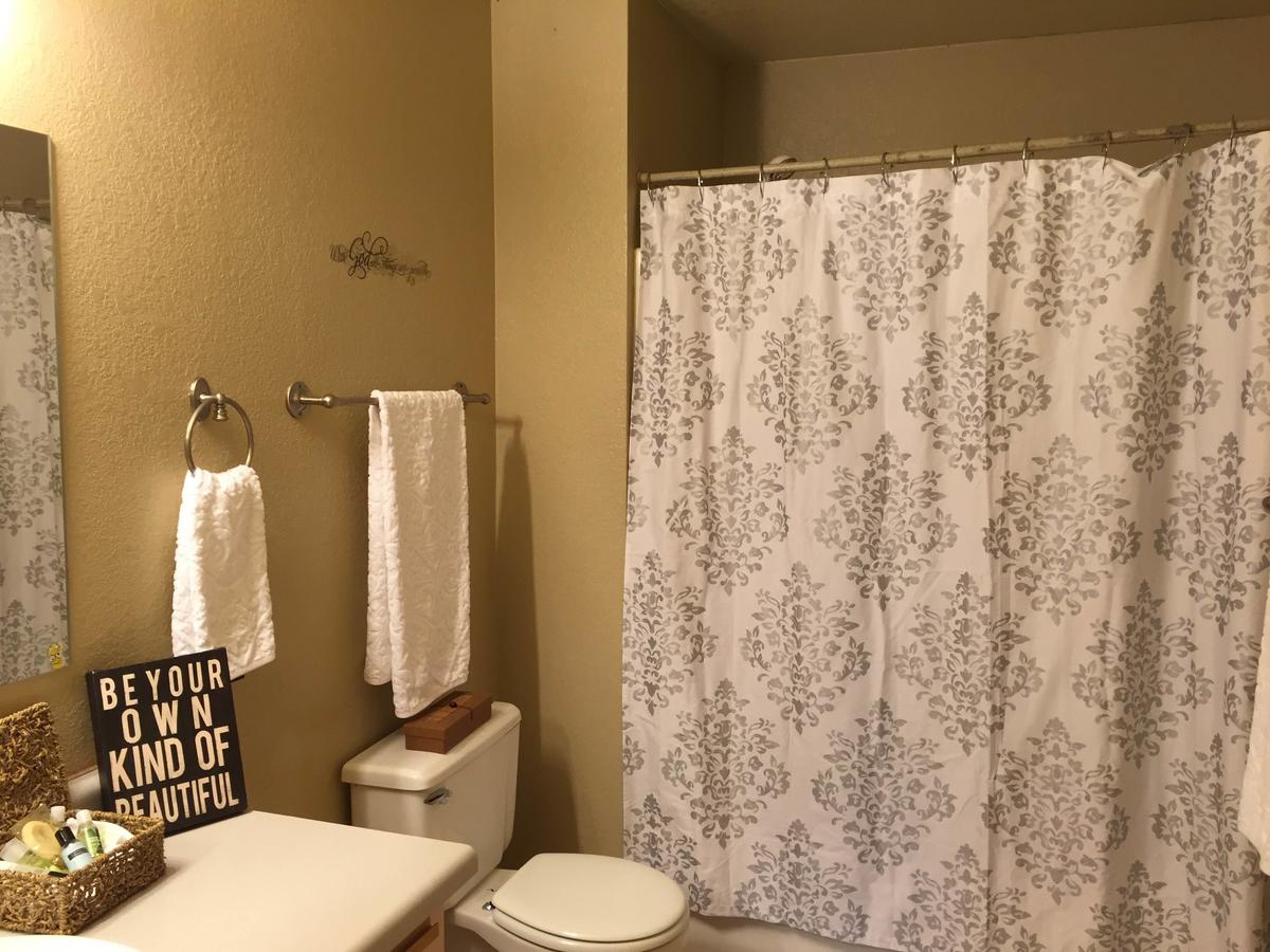 Luxury 2 Bedroom 1.5 Bath Condo AZ - thumb 18