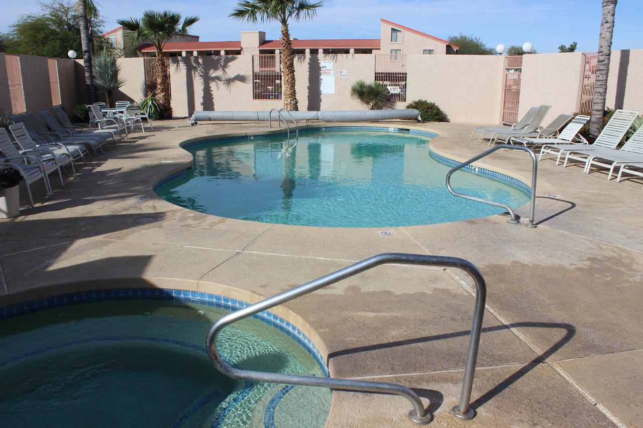 Luxury 2 Bedroom 1.5 Bath Condo AZ - thumb 4