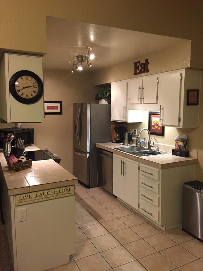 Luxury 2 Bedroom 1.5 Bath Condo AZ - thumb 3