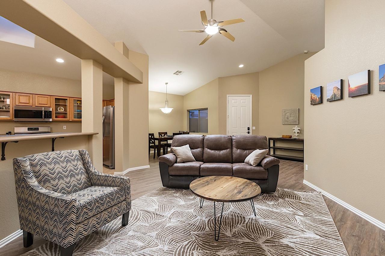 Ravenswood Retreat 3 BR By Casago - thumb 5