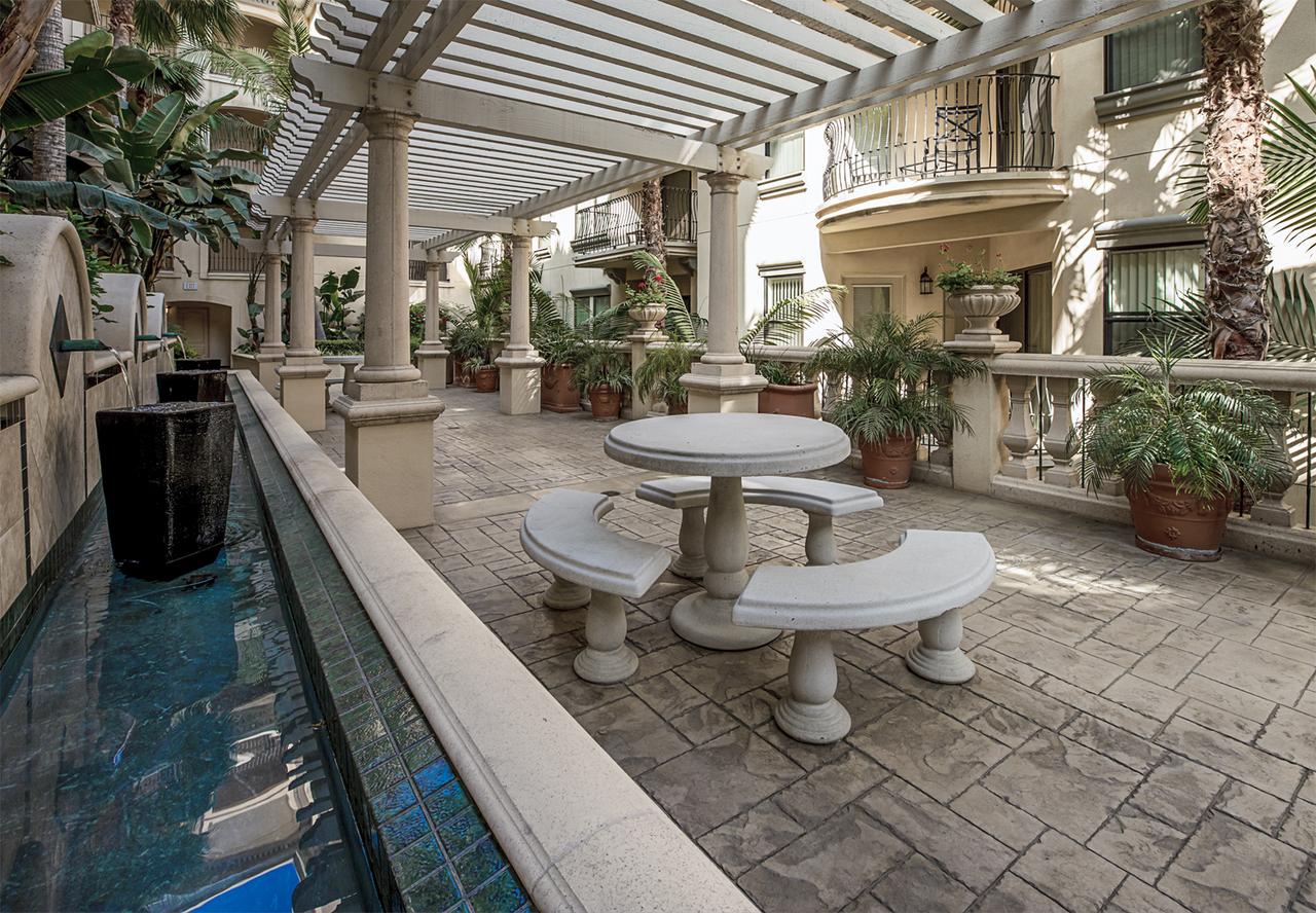 Bright Lights | Spacious 1bd - thumb 4