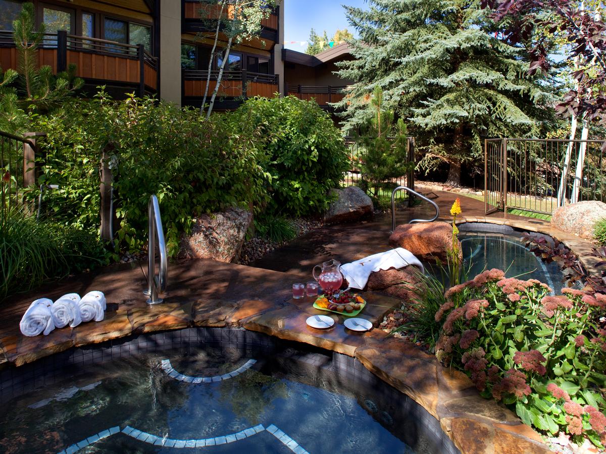 Laurelwood Condominiums, A Destination Residence - thumb 2