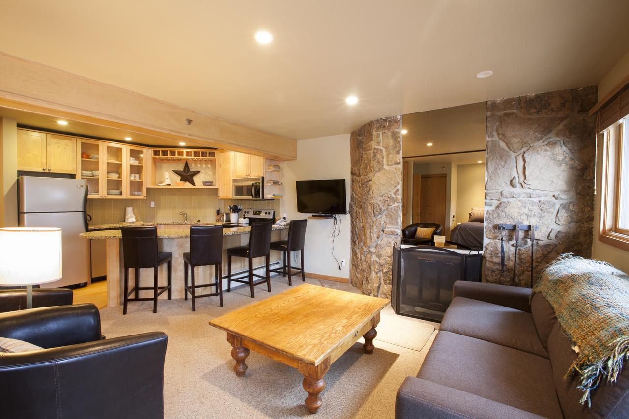 Laurelwood Condominiums, A Destination Residence - thumb 27