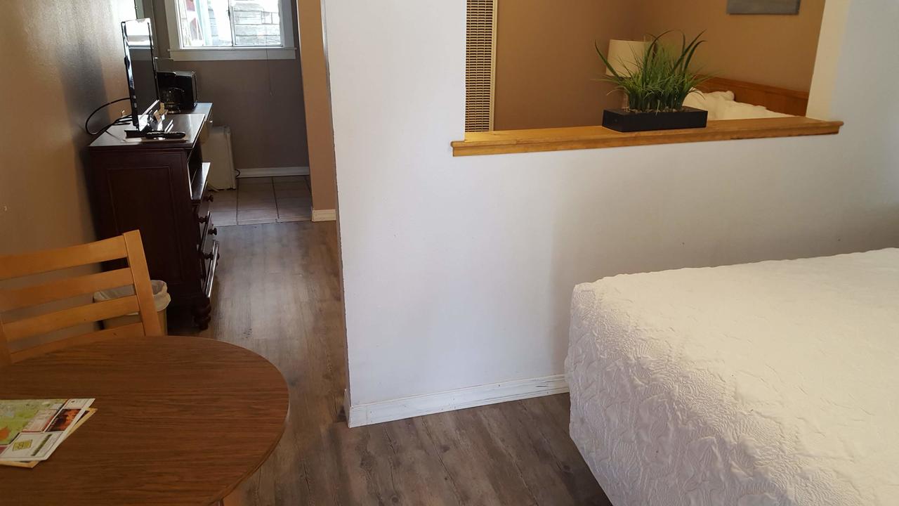 Wapiti Lodge - thumb 2