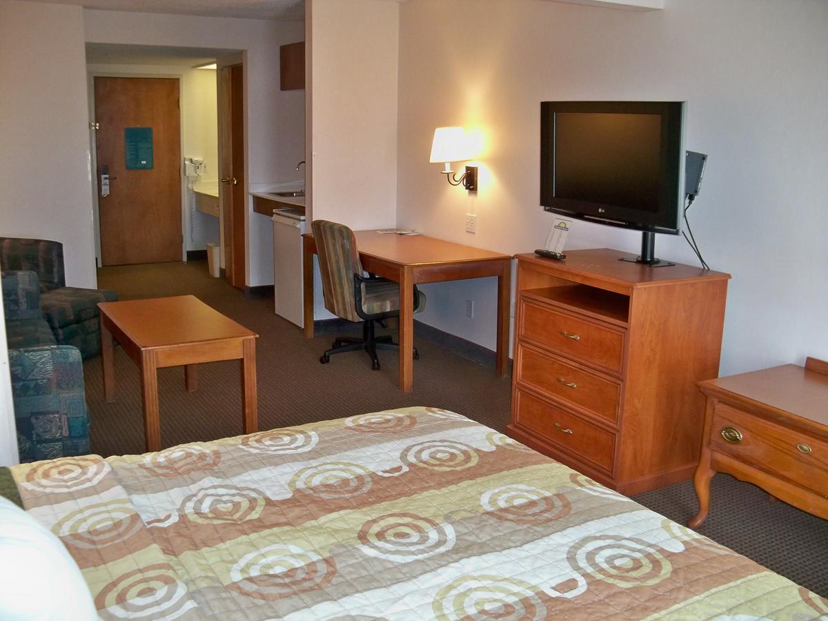 Days Inn & Suites By Wyndham Denver International Airport - thumb 11