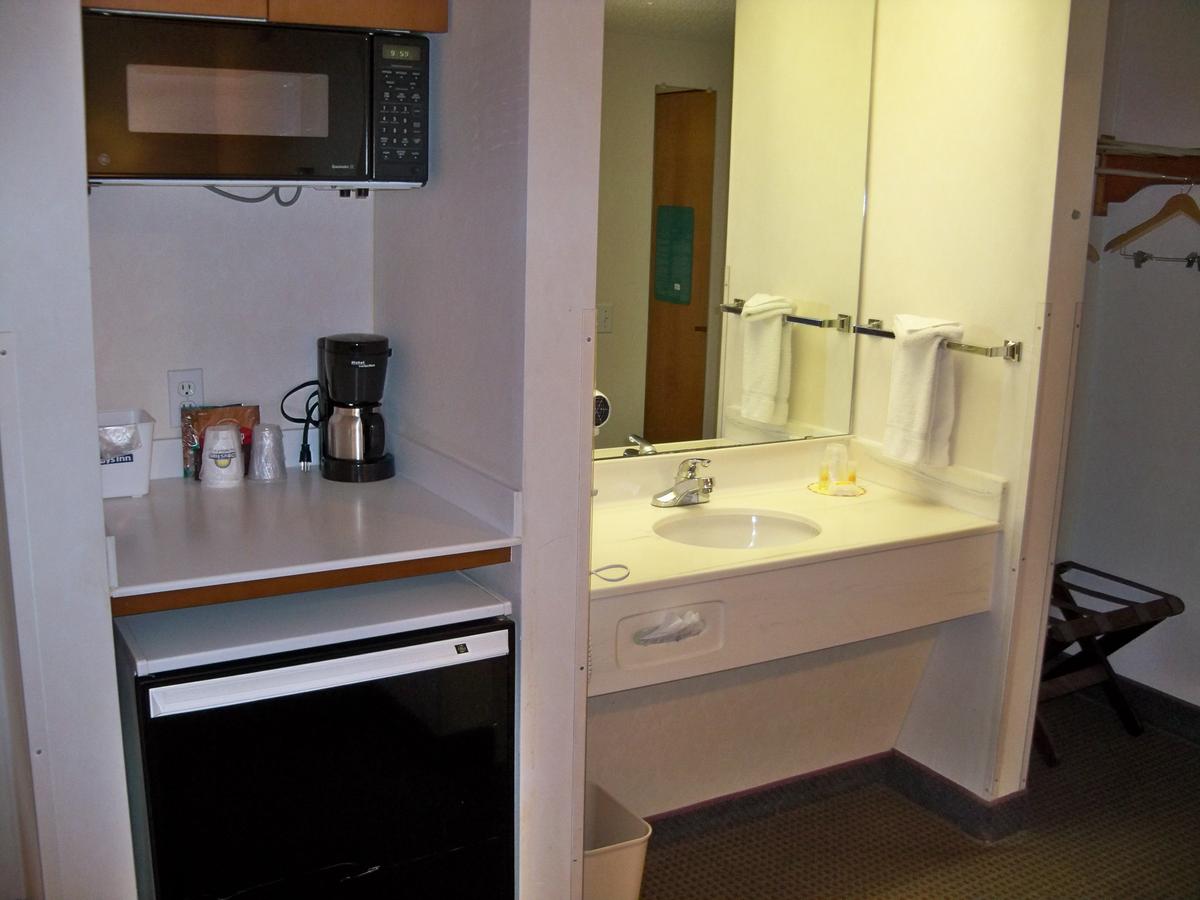 Days Inn & Suites By Wyndham Denver International Airport - thumb 13