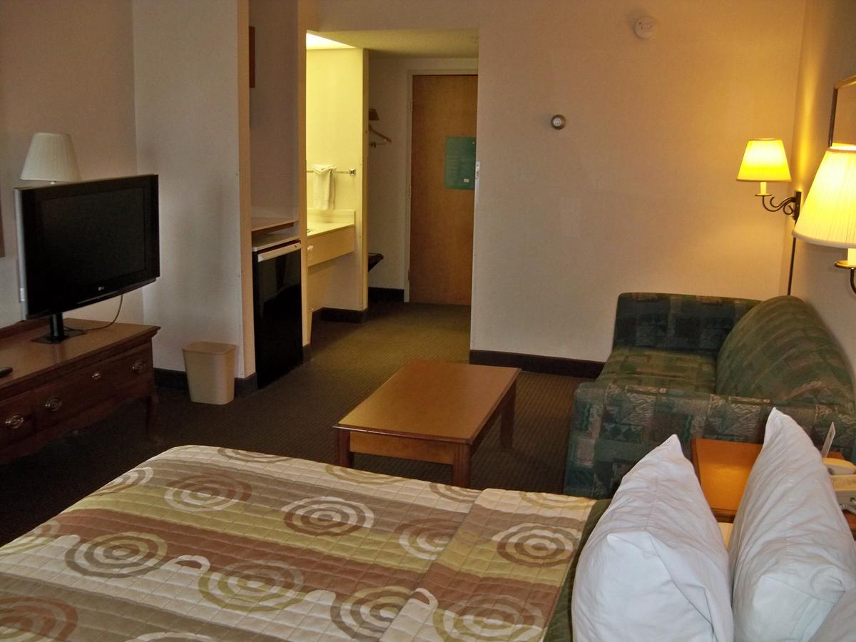Days Inn & Suites By Wyndham Denver International Airport - thumb 17