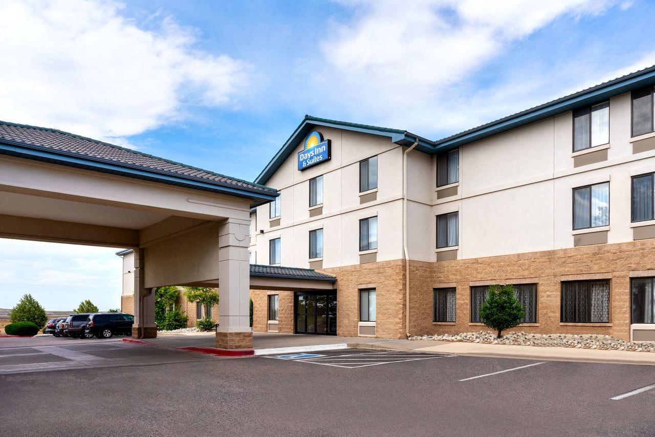 Days Inn & Suites By Wyndham Denver International Airport - thumb 1