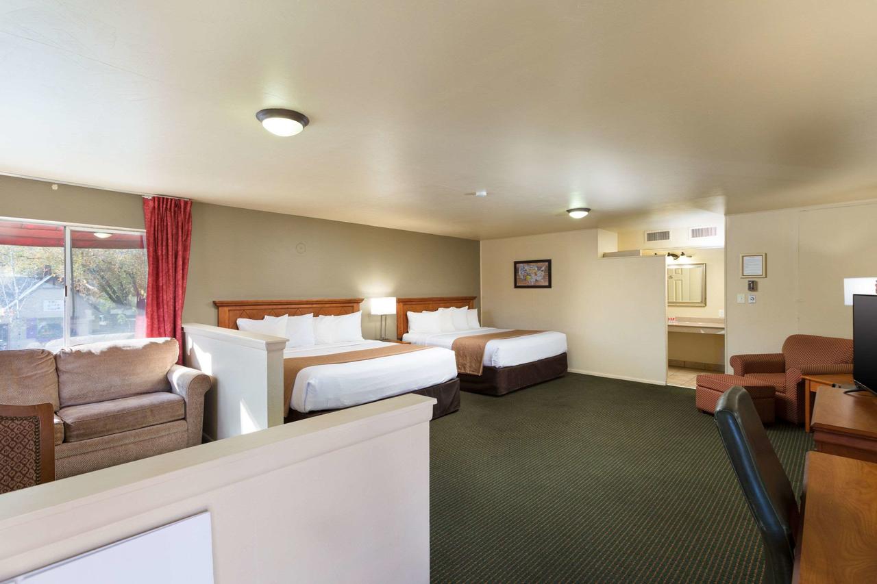 Econo Lodge Inn & Suites Durango - thumb 15