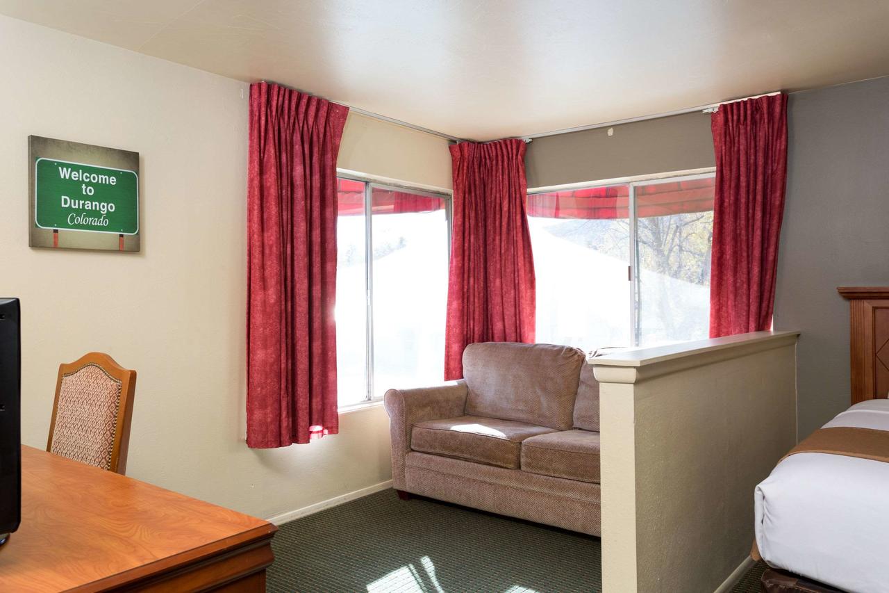 Econo Lodge Inn & Suites Durango - thumb 3