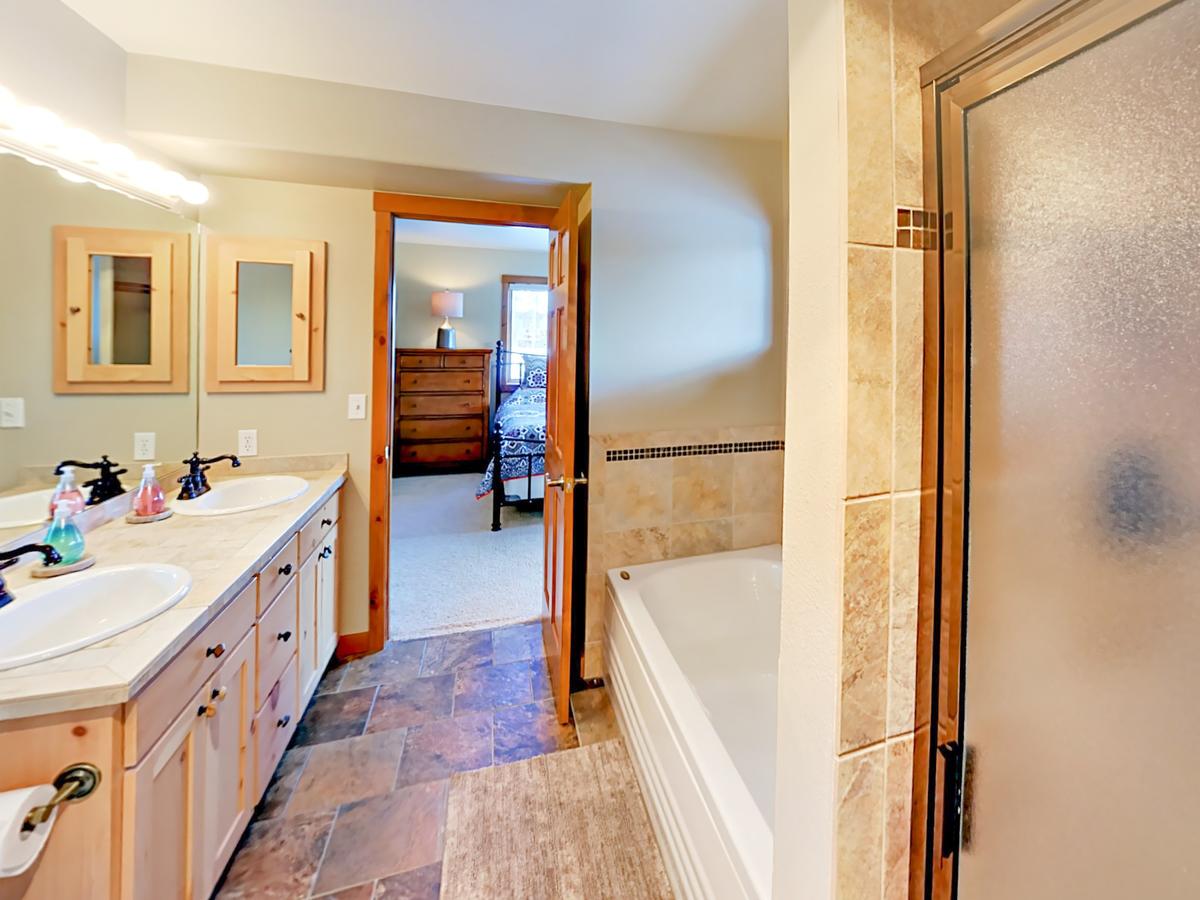 470 Kings Crossing Townhouse Unit 5 - thumb 13