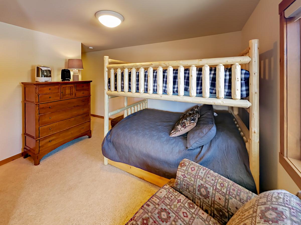 470 Kings Crossing Townhouse Unit 5 - thumb 18