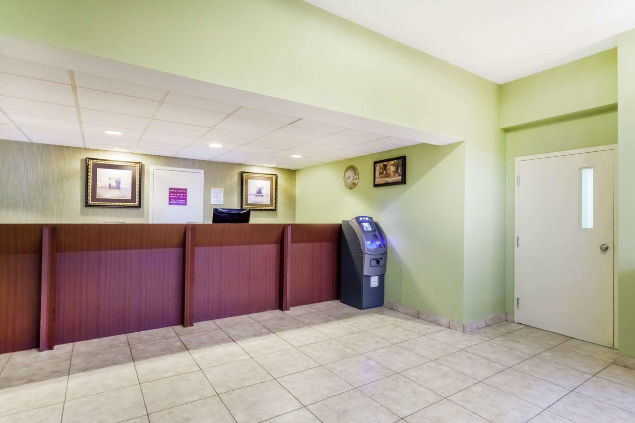 Days Inn By Wyndham Windsor Locks / Bradley Intl Airport - thumb 40