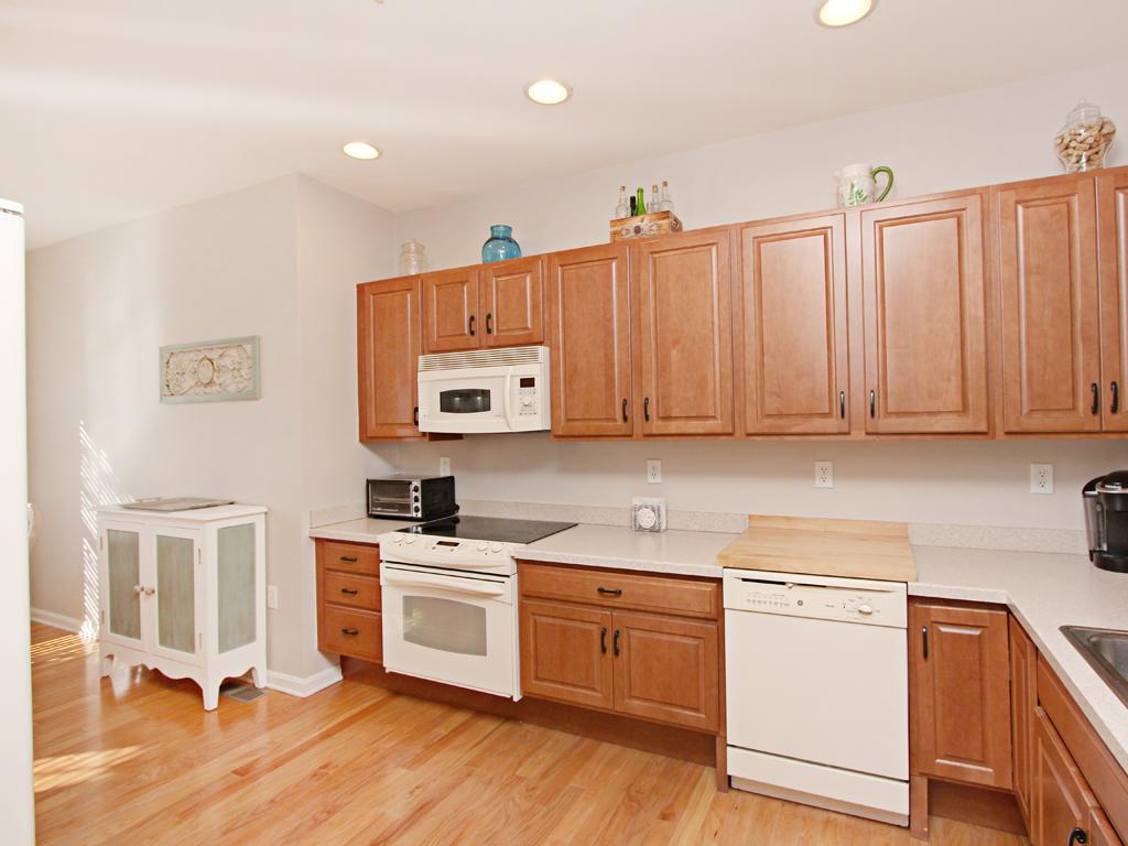 124G October Glory Avenue Condo - thumb 4