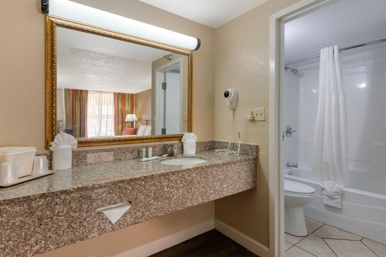 Quality Inn And Suites Conference Center - thumb 13
