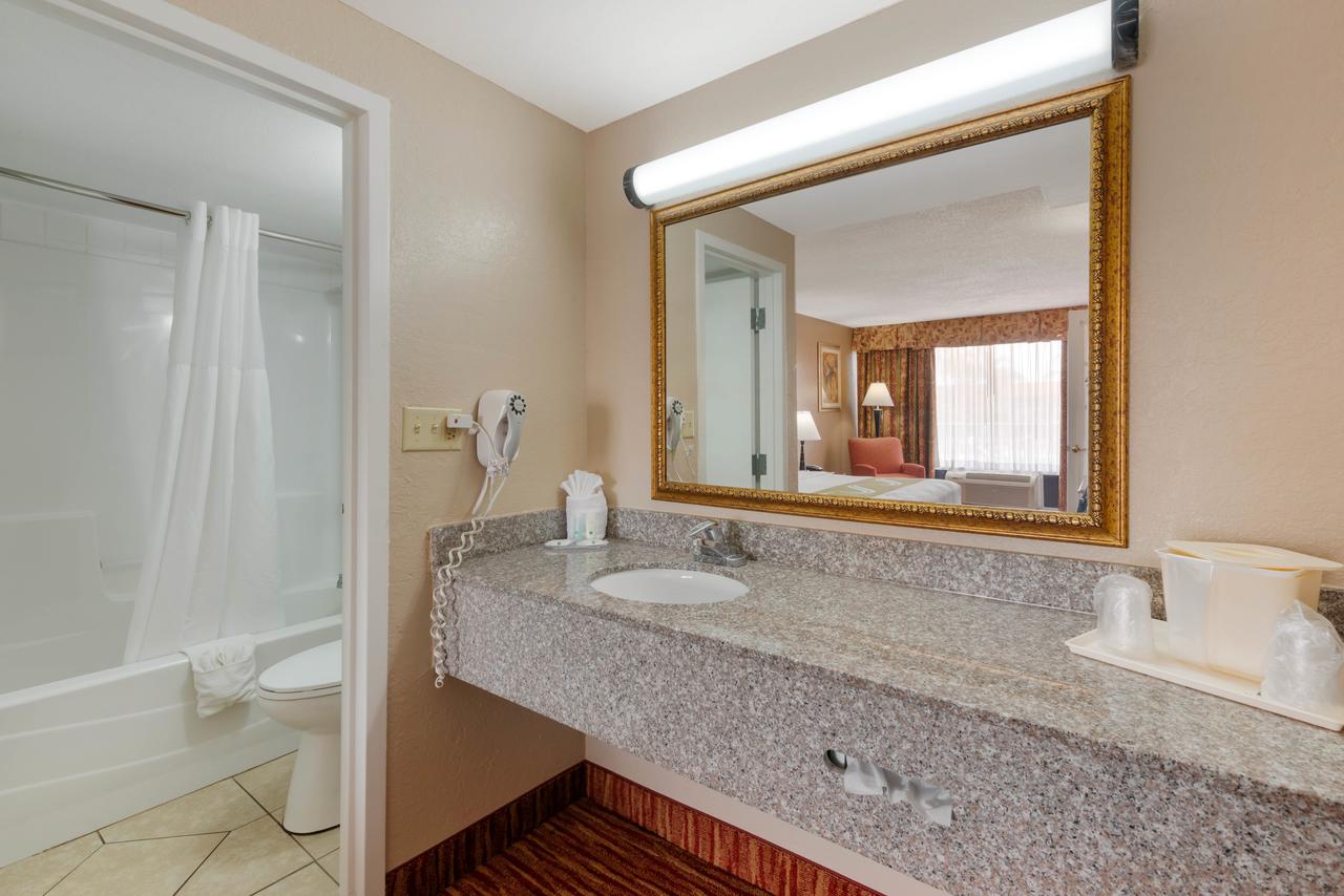 Quality Inn And Suites Conference Center - thumb 6