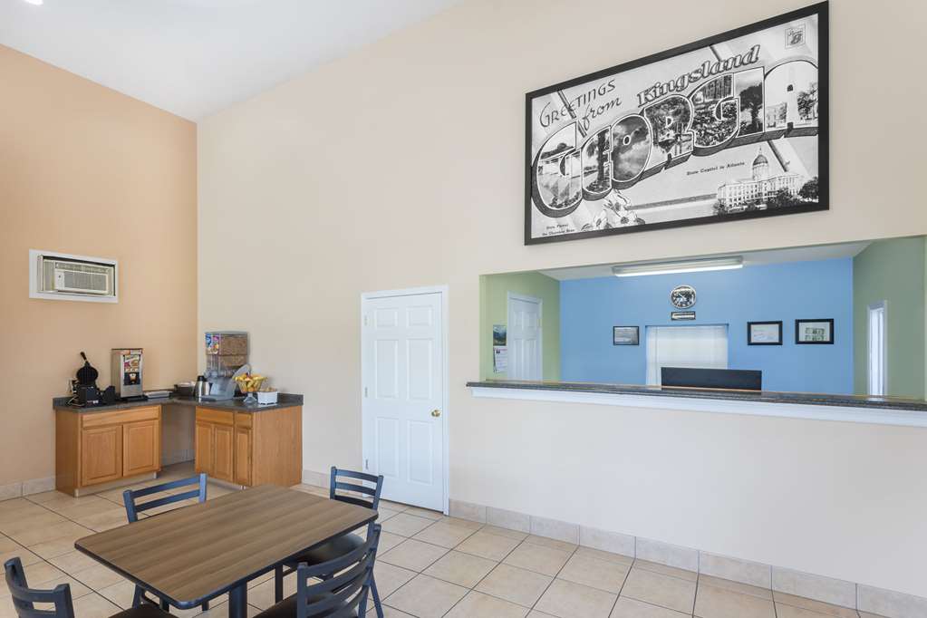 Super 8 Kingsland - thumb 2