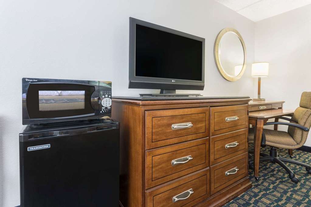 Super 8 Kingsland - thumb 4