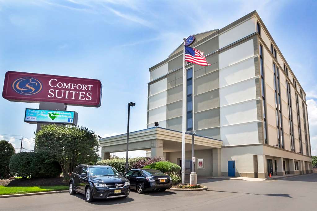Comfort Suites At Woodbridge - thumb 1
