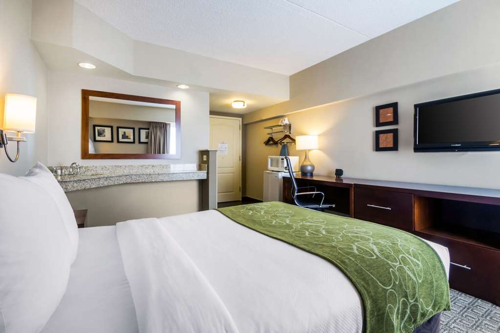 Comfort Suites At Woodbridge - thumb 7